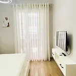 A&e Seaside Apartment *